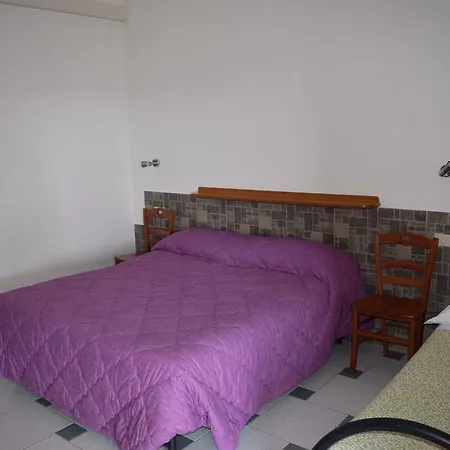 לינה וארוחת בוקר La Collinetta 3*