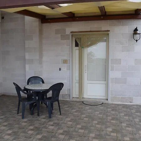 La Collinetta 3* لوكوروتوندو